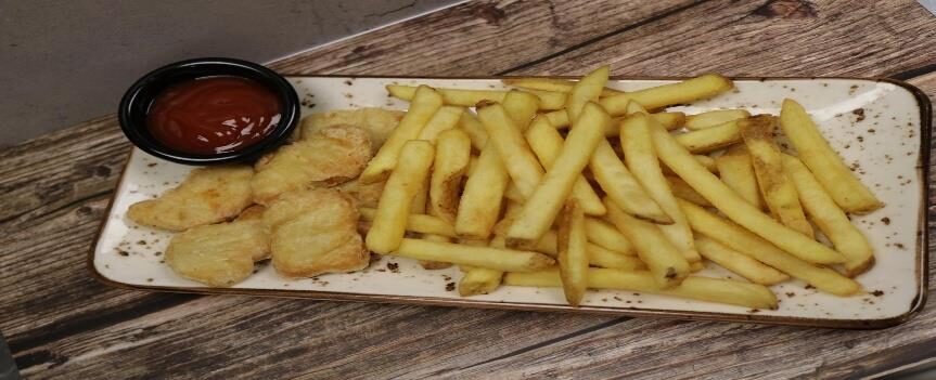 Chicken Nuggets and Chips